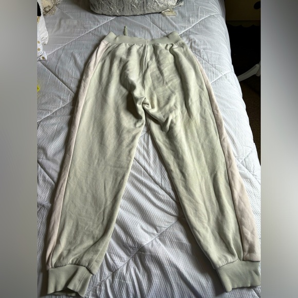 Two tone Jogger - Picture 3 of 5